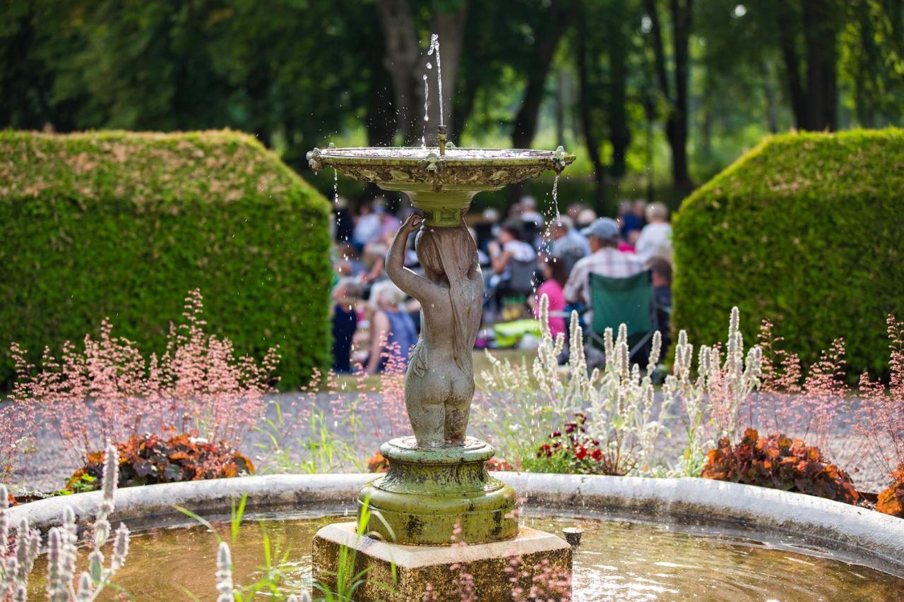 ホテル Ranaes Slott Ranas エクステリア 写真